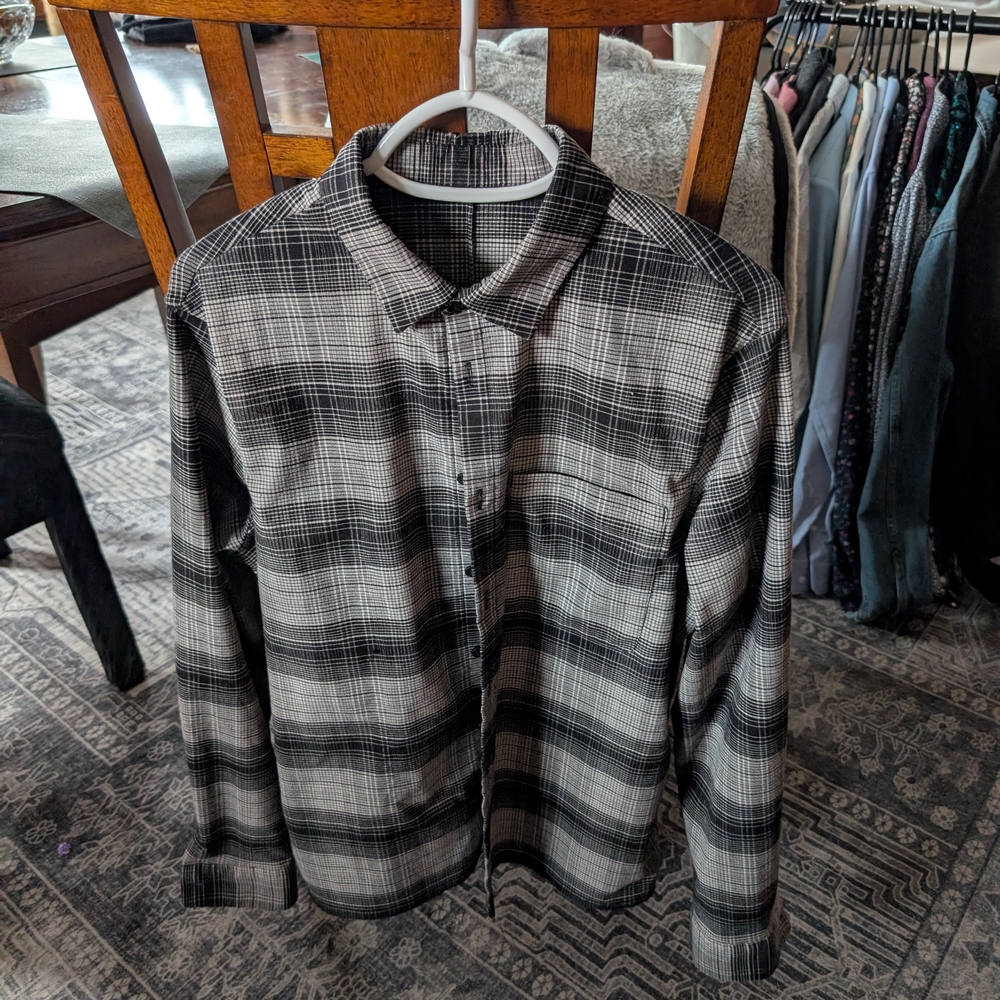 lululemon athletica Casual Button Down Shirt Lot - 11 Shirts!